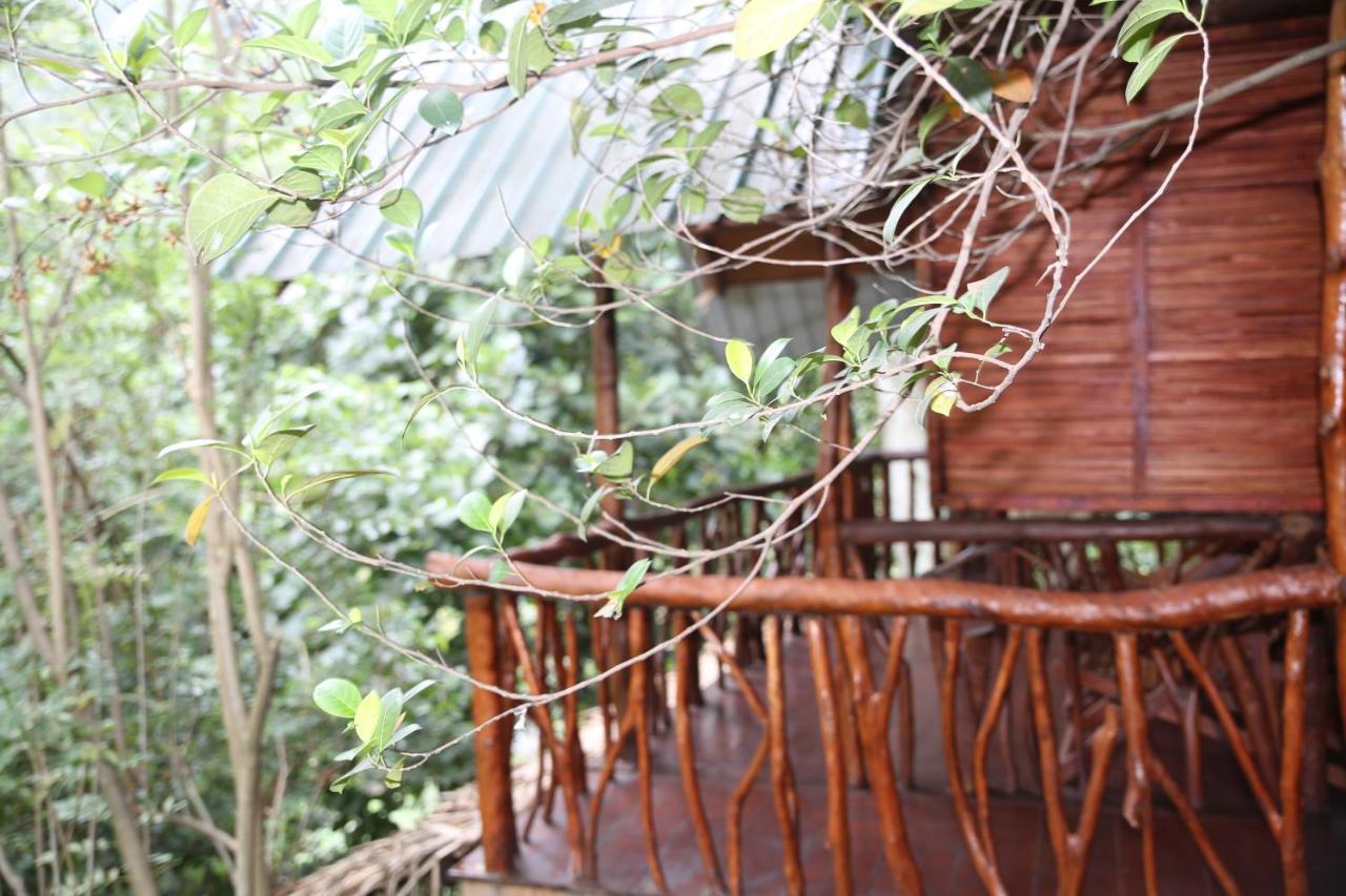 Jungle Face Inn Ella Eksteriør bilde